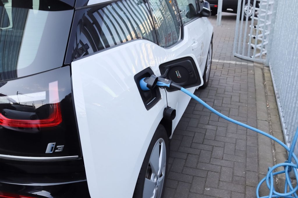 Top 5 Reasons to Install a Home EV Charger